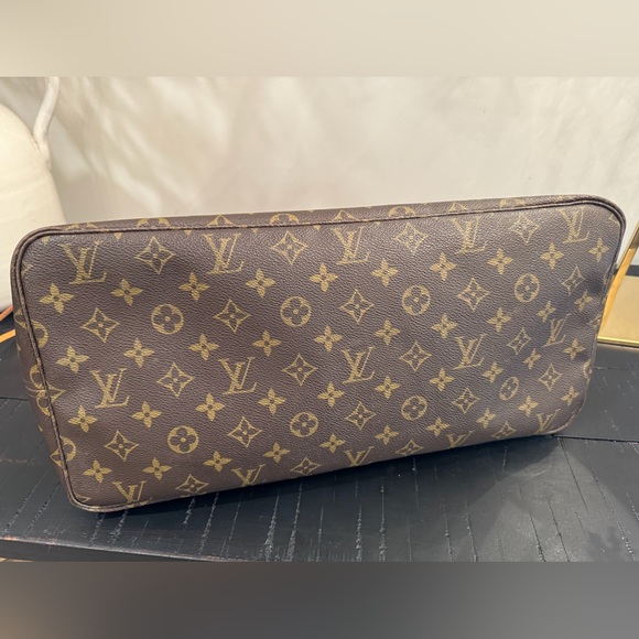 SOLD-Louis Vuitton Monogram Neverfull GM - Picture 10 of 11